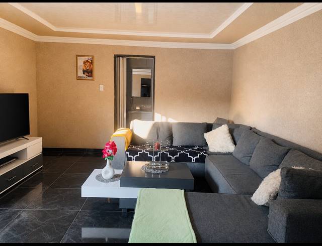 3 BEDROOM FREESTANDING FOR SALE IN VANDERBIJLPARK CE 2